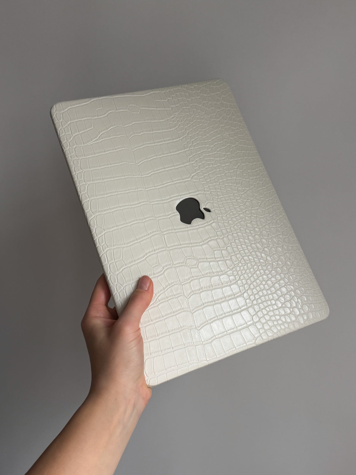 ЧОХОЛ ДЛЯ MACBOOK "GATOR SKIN" МОЛОЧНИЙ