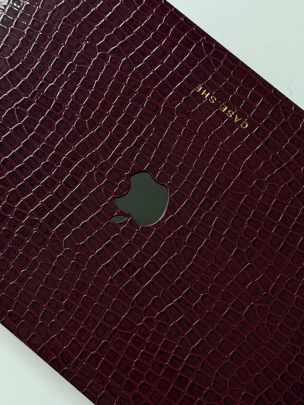 ЧОХОЛ ДЛЯ MACBOOK "GATOR SKIN" БУРГУНДІ ГЛЯНЦЕВИЙ