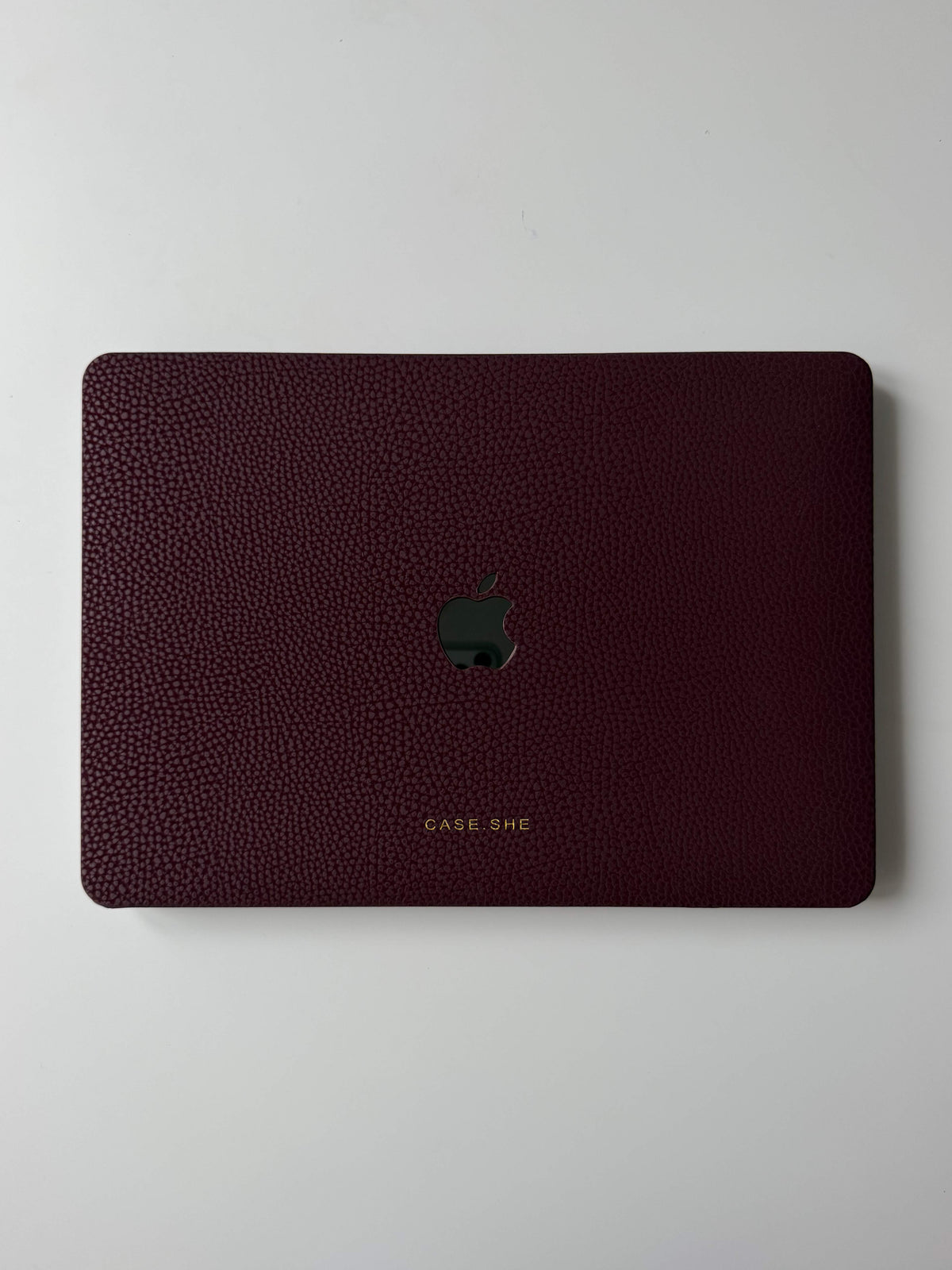 ЧОХОЛ ДЛЯ MACBOOK "PEBBLE SKIN" БОРДОВИЙ