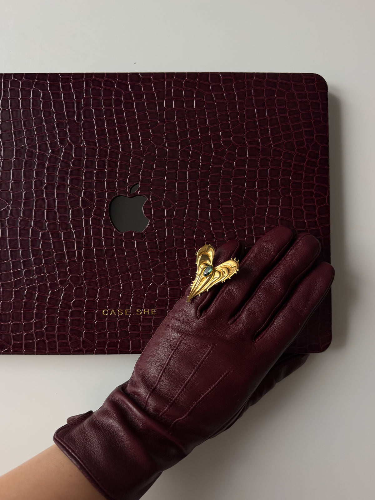 ЧОХОЛ ДЛЯ MACBOOK "GATOR SKIN" БУРГУНДІ ГЛЯНЦЕВИЙ