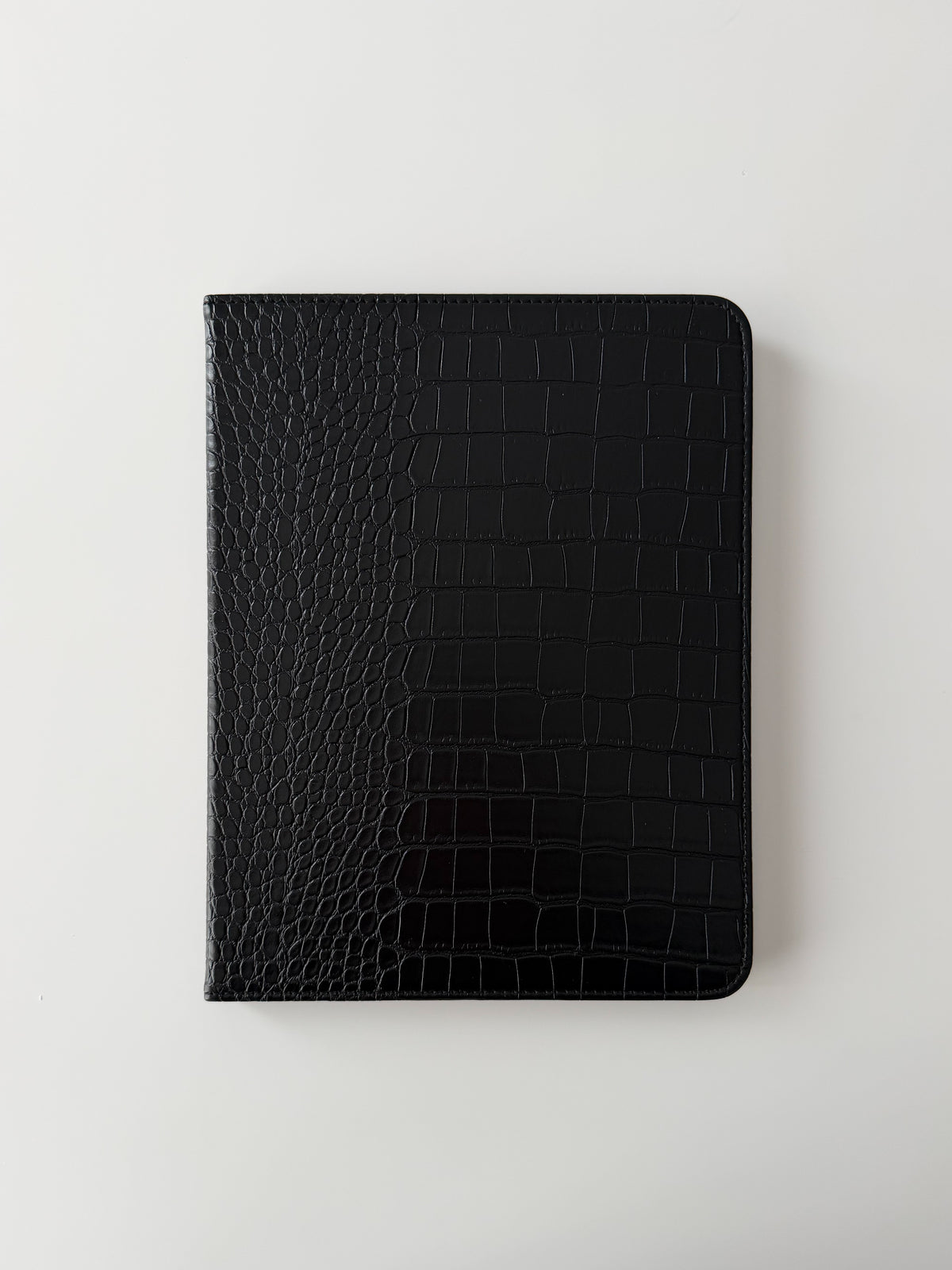 Чорний чохол-книжка Gator Skin для iPad — закрита обкладинка