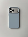 Світло-блакитний матовий чохол «Металеві деталі» для iPhone з металевою рамкою камер — вигляд ззаду