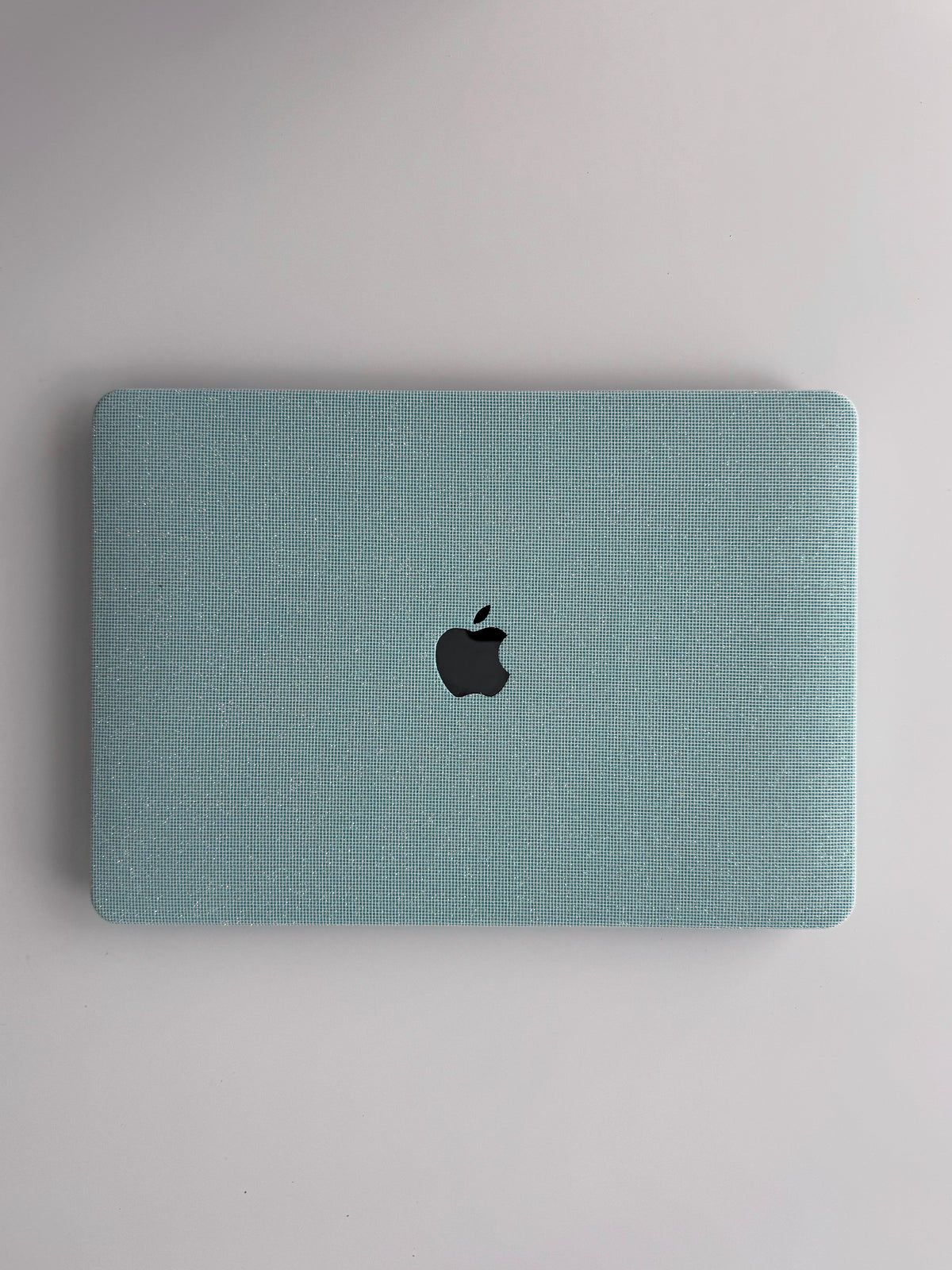 Блакитний чохол Shine Grid для MacBook — вигляд зверху на кришку