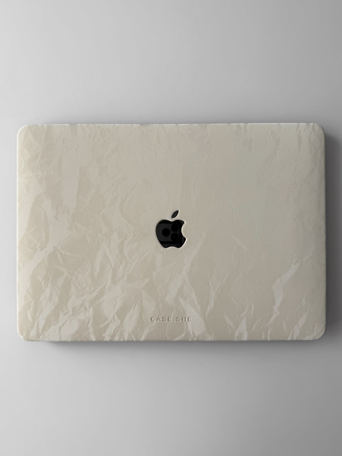 Молочний чохол «Оксамит» для MacBook — вигляд зверху на кришку