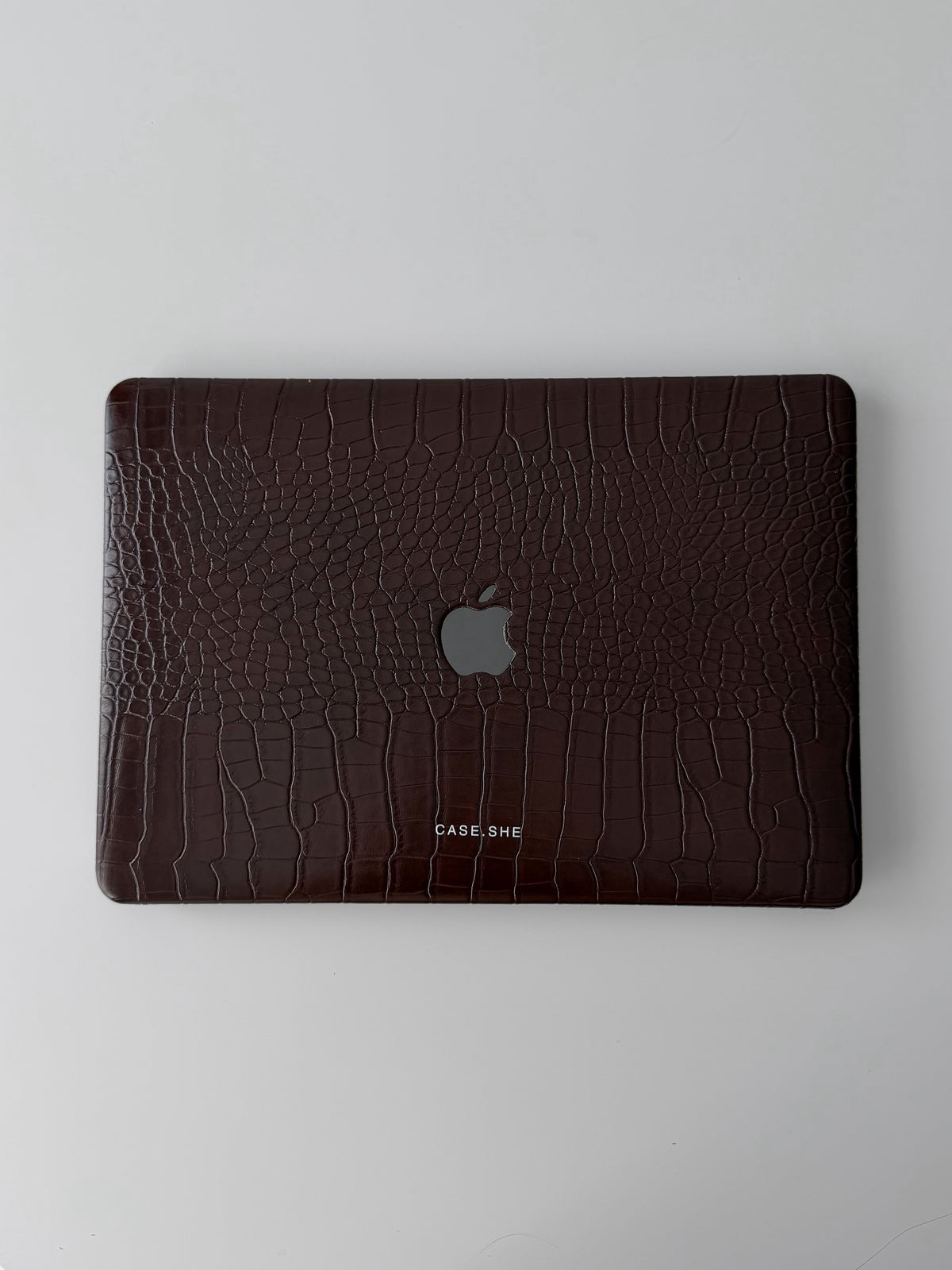 Шоколадний чохол Gator Skin для MacBook — вигляд зверху на кришку