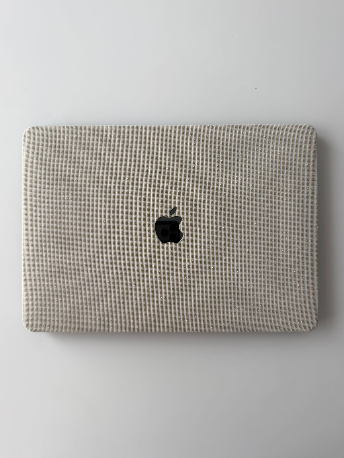 Молочний чохол Shine Grid для MacBook — вигляд зверху на кришку